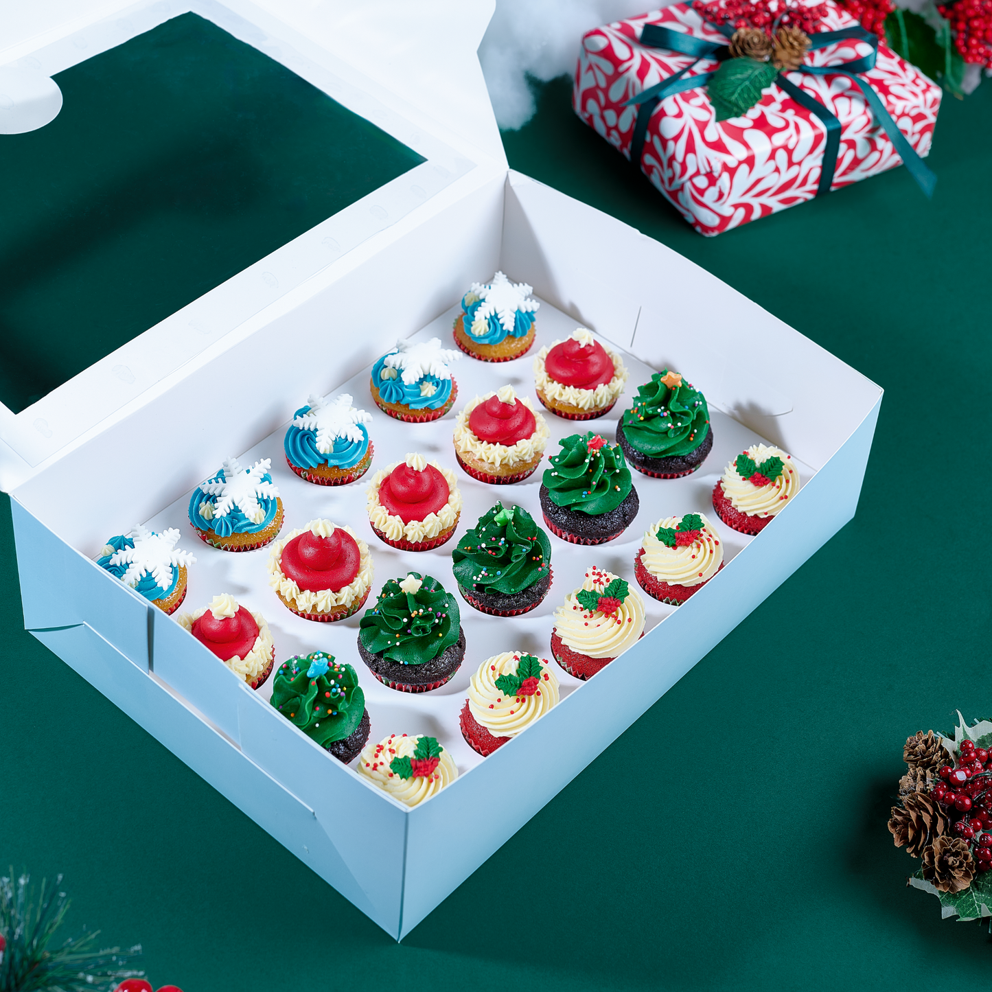 Christmas Mini Cupcakes Gathering Box